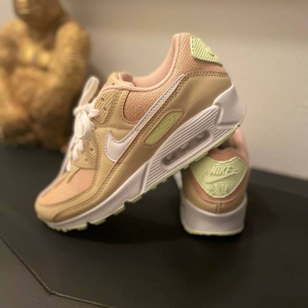 NIKE Air Max 90 Sesame Size 8